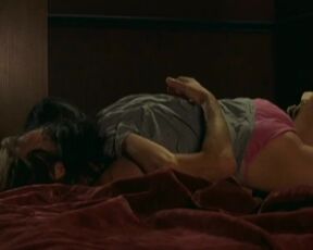 Emma Lung topless. Sex scene "Peaches" (2004)