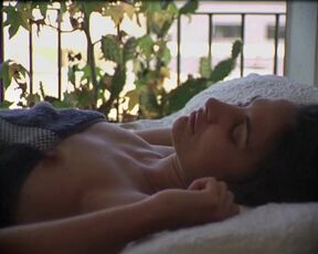 Catalina Aguayo nude - Tocar fondo (2019) hot bathroom and bed scene