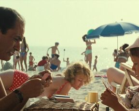Valeria Bruni Tedeschi topless, Zabou Breitman nackte. Ein Sommer an der See (1990)