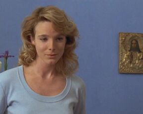 Geraldine Danon topless, Jeanne Moreau - La vieille qui marchait dans la mer (1991) Nudity movie scenes