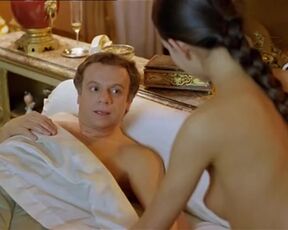 Carole Bouquet, Andrea Ferreol - Il Cappotto di Astrakan (1979) nudity video