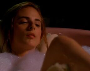 Marlee Matlin topless. Hear No Evil (1993) Classic thriller naked movie scenes