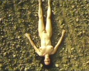 Catherine Bonneau naked - Le pont (2004) full nudity scene