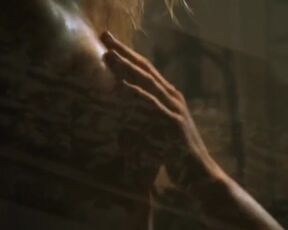 Julia Dietze nackte sex. Die Stimmen (2002) Teen Erotic