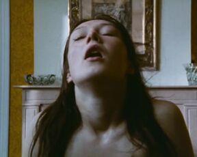 Carice van Houten nude, Eva Van der Gucht nude. AmnesiA (2001)
