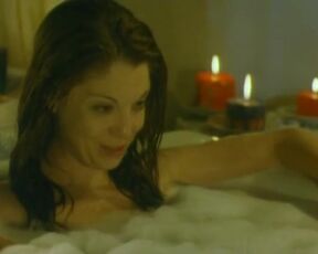 Ana Franic, Jelena Djokic nude lesbian scene. Disi duboko (2004)