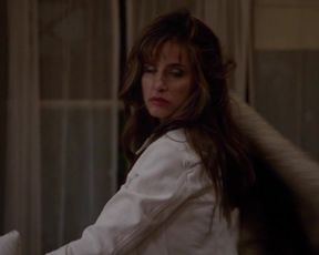 Amanda Peet, Melanie Lynskey ‘Togetherness S2E2 (2016)’ HD 720 (Sex, Tits)