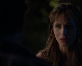 Amanda Peet, Melanie Lynskey ‘Togetherness S2E2 (2016)’ HD 720 (Sex, Tits)