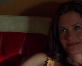 Courteney Cox - 3000 Miles to Graceland (2001)