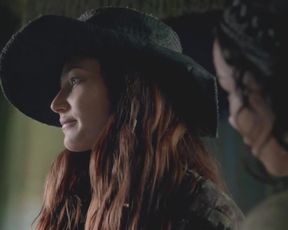 TV show scene Hannah New, Jessica Parker Kennedy nude - Black Sails S03E02 (2016) 