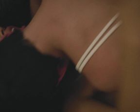 Celebrity Lesbian Video - Jacqueline Toboni, Kiersey Clemons nude - Easy S01E02 (2016) 