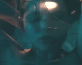 Michelle Williams nude - Blue Valentine (2010)