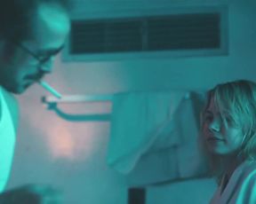 Michelle Williams nude - Blue Valentine (2010)