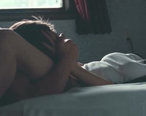 Michelle Williams nude - Blue Valentine (2010)
