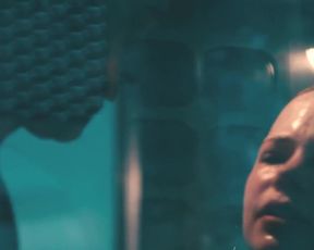 Michelle Williams nude - Blue Valentine (2010)