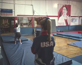 Michelle Derstine, Melissa Rauch - The Bronze (2015) (Sex, Gymnast, Nude, Pussy)