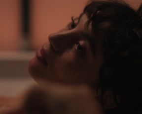 TV show scene Ella Purnell nude - Sweetbitter s02e01-02 (2019) 