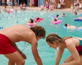 TV show scene Cara Buono nude - Stranger Things s03e01 (2019) 