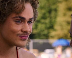 TV show scene Cara Buono nude - Stranger Things s03e01 (2019) 
