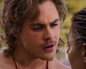 TV show scene Cara Buono nude - Stranger Things s03e01 (2019) 