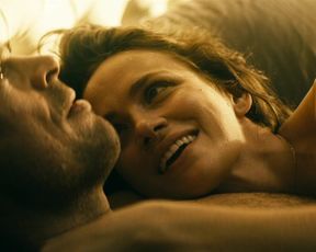 TV show scene Shantel VanSanten nude - The Boys s01e04 (2019) 