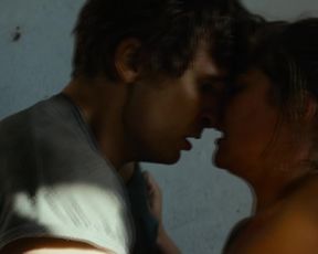 Tihana Lazovic, Lukrecija Tudor nude - Zvizdan (2015)