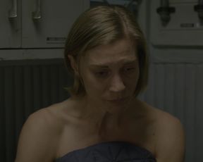 TV show scene Katee Sackhoff, Blu Hunt nude - Another Life s01e08 (2019) 