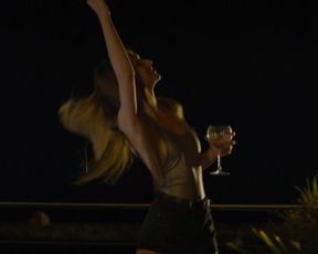 Celebs Sarah Bonrepaux, Alice David nude - Monsieur Je-Sais-Tout (2018)