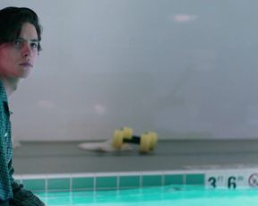 Actress Haley Lu Richardson nude - Five Feet Apart (2019)