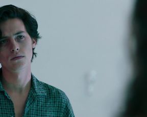 Actress Haley Lu Richardson nude - Five Feet Apart (2019)