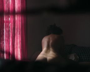 TV show scene Numa Perrier naked - SMILF s02e03 (2019) 