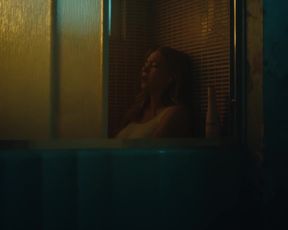 Naked scene Sydney Sweeney, Zendaya, Hunter Schafer nude - Euphoria s01e07 (2019) TV show nudity video