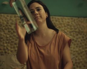 Actress Tata Werneck nude - Shippados s01e07 (2019) Nudity and Sex in TV Show