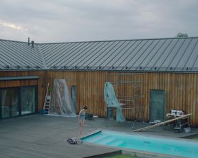 Actress Katarzyna Zielinska, Weronika Rosati, Julia Wieniawa-Narkiewicz - Zawsze warto s01e01 (2019) Nudity and Sex in TV Show