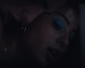 Celebrity Lesbian Video - Barbie Ferreira, Hunter Schafer, Alexa Demie nude - Euphoria s01e03 (2019)