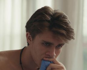 Actress Catherine Reitman naked - Workin' Moms s03e03 (2019) Nudity and Sex in TV Show