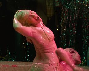 Sexy Britney Young nude - Glow s03e08 (2019) 