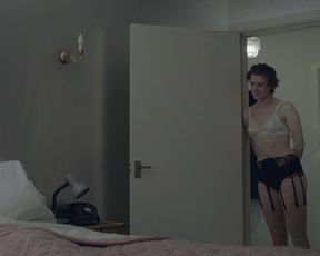 Actress Honor Swinton Byrne nude - The Souvenir (2019)