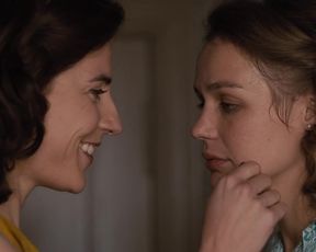 Celebrity Lesbian Video - Luise Heyer, Antje Traue nude - Dark s02e03 (2019) 