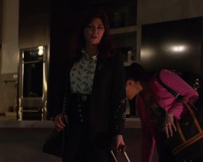 TV show scene Kelli Berglund nude - Animal Kingdom s04e05 (2019) 