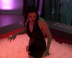 Naked scene Melissa Barrera nude , Mishel Prada, Roberta Colindrezs nude - Vida s02e08 (2019) TV show nudity video