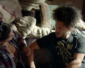 TV show scene Melissa Barrera, Chelsea Rendon nude - Vida s02e06 (2019)