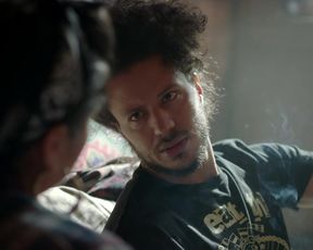 TV show scene Melissa Barrera, Chelsea Rendon nude - Vida s02e06 (2019)