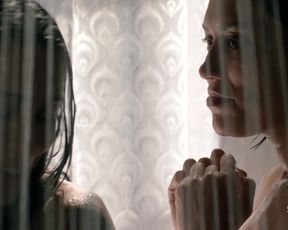 Celebrity Lesbian Video - Mishel Prada, Maria-Elena Laas nude - Vida s02e02 (2019) 