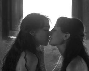 Celebrity Lesbian Video - Natalia de Molina, Greta Fernandez nude - Elisa y Marcela (2019) 