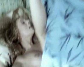 Smaragda Karydi nude - O kalyteros mou filos (2001)