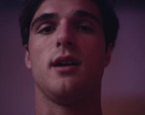 TV show scene Alexa Demie, Hunter Schafer nude - Euphoria s01e02 (2019) 