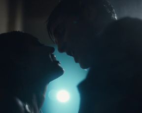 TV show scene Alexa Demie, Hunter Schafer nude - Euphoria s01e02 (2019) 