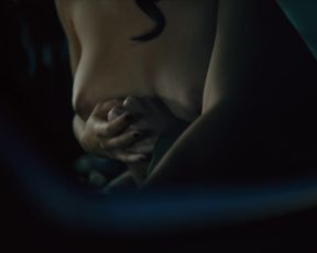 TV show scene Mathilde Irrmann naked - Bad Banks s01e06 (2018) 