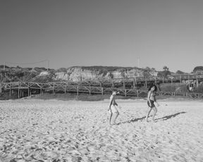 Inmaculada Moral, Alicia Fernandez nude - El nudista (2015)